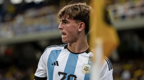 Nico Paz, la gran revelaci&oacute;n del Como de Italia llam&oacute; la atenci&oacute;n del t&eacute;cnico Lionel Scaloni tras consolidar una temporada espectacular en la Serie A.