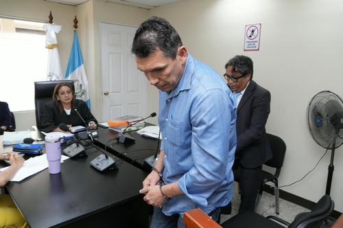 En este mismo proceso, la defensa de Carlos Oliveros, compa&ntilde;ero de celda de Julio Leonardo Alejandro Gir&oacute;n Casta&ntilde;eda, dijo que su patrocinado se acojer&iacute;a al procedimiento de aceptaci&oacute;n de cargos. (Foto: Wilder L&oacute;pez/Soy502) 