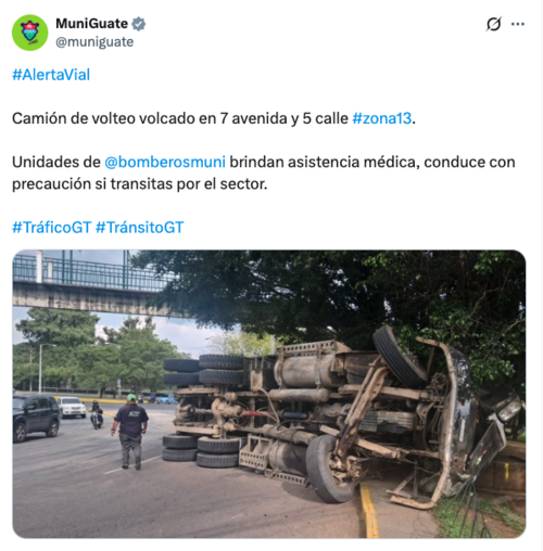 El cami&oacute;n de volteo se accident&oacute; en el lugar. (Foto: MuniGuate)
