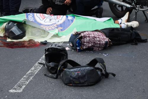 Junto al cuerpo quedaron las pertenencias del menor. (Foto: CMB)