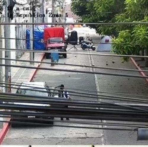 El segundo cierre se registra en la 8 avenida y 9 calle zona 1. (Foto: Am&iacute;lcar Montejo)