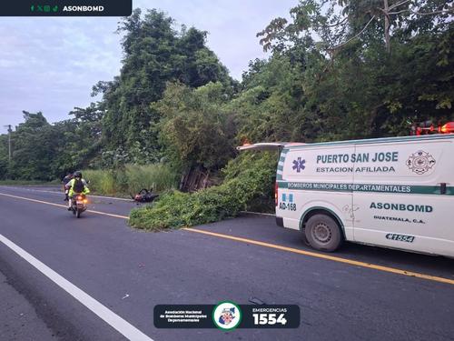 El percance ocurri&oacute; en el kil&oacute;metro 94 de la antigua ruta al Puerto San Jos&eacute;. (Foto: Bomberos Municipales Departamentales) 