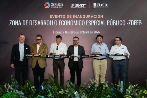 Autoridades del sector empresarial guatemalteco y de gobierno durante la inauguraci&oacute;n de la Zona de Desarrollo Econ&oacute;mico Especial P&uacute;blico. (Foto: Wilder L&oacute;pez/Soy502)