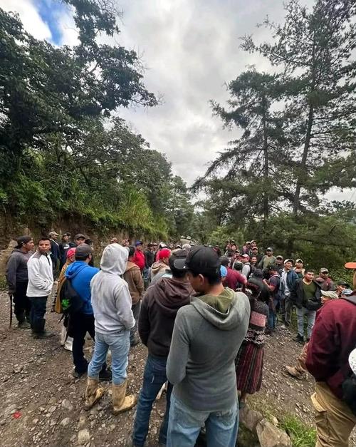 Comunitarios se unieron para localizar al menor desaparecido. (Foto: RRSS)