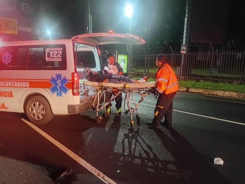 Las labores tras el percance generan complicaciones en el tr&aacute;nsito con direcci&oacute;n hacia Guatemala. (Foto: Bomberos Voluntarios) 