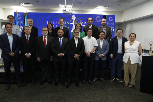 Los finalistas al Galard&oacute;n Nacional a la Exportaci&oacute;n con directivos de Agexport (Foto: Wilder L&oacute;pez)