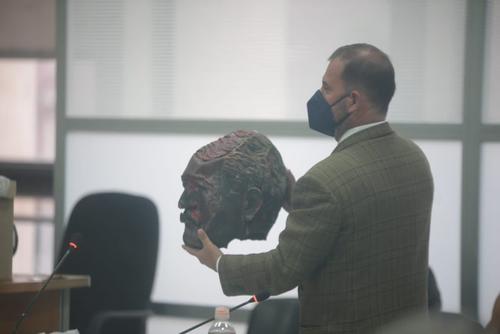 El Tribunal S&eacute;ptimo de Sentencia Penal orden&oacute; al MP devolver la cabeza del monumento a Jos&eacute; Mar&iacute;a Reina Barrios a la Municipalidad de Guatemala. (Foto: Archivo/Soy502)
