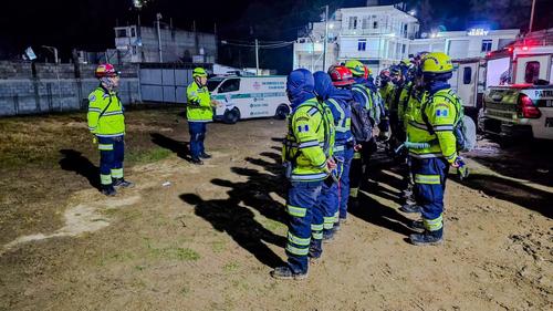 Un r&iacute;o de fuerte corriente complica la b&uacute;squeda de un joven desaparecido en Totonicap&aacute;n. (Foto: Bomberos Departamentales Totonicapan) 