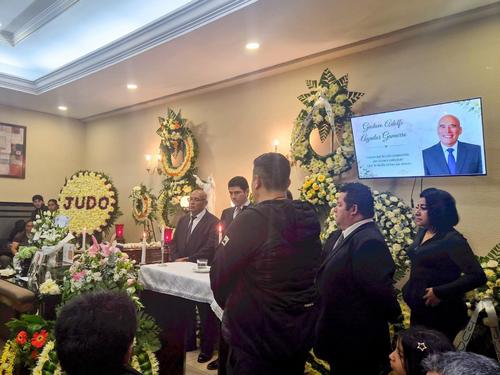 Sus compa&ntilde;eros de judo le rindieron homenaje durante su despedida en zona 9. (Foto: Federaci&oacute;n Deportiva Nacional de Judo)