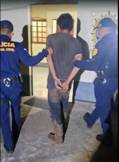 El capturado es se&ntilde;alado como presunto responsable de la muerte de su madre. (Foto: PNC)