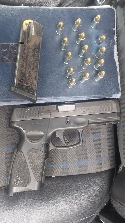 Arma que se incaut&oacute; durante la detenci&oacute;n de los menores extranjeros. (Foto: PNC)