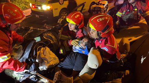 Cuatro personas resultaron heridas. (Foto: Bomberos Municipales) 