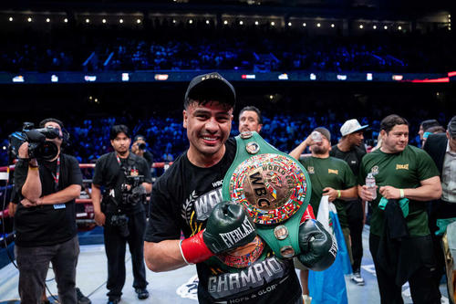 El petenero L&eacute;ster Mart&iacute;nez es el actual campe&oacute;n interino supermediano del CMB. (Foto: V&iacute;ctor Escobedo / Nuestro Diario) 