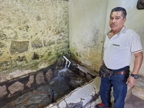 La naturaleza y las aguas que brotan de las rocas distinguen a Aguas Amargas entre los atractivos de Zunil. (Foto: Roberto Paz)