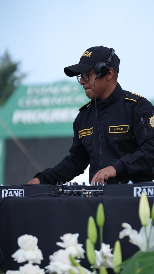Emanuel Ujpan, policía, DJ, musica, PNC, guatemala, noticias, Soy502 1