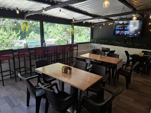 Adem&aacute;s tiene servicio de restaurante. (Foto: Josu&eacute; Ardeano/Colaborador)