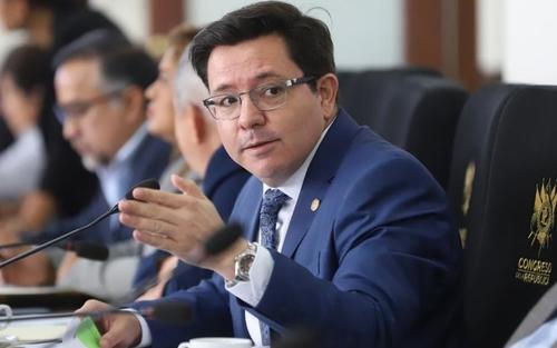 El precio internacional del di&eacute;sel determinar&aacute; cu&aacute;nto se utilizar&aacute; del fondo, seg&uacute;n el diputado Julio H&eacute;ctor Estrada. (Foto: Archivo/Soy502) 