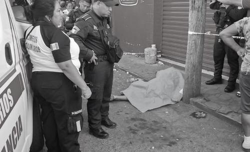 Bomberos voluntarios confirmaron que el prestamista hab&iacute;a fallecido. (Foto: Manuel Peralta)
