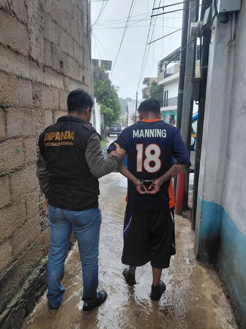 El detenido fue identificado como Cristian "N", alias "Peligroso". (Foto: PNC)