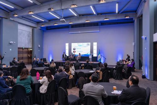 Durante el foro, los panelistas hablaron sobre la creaci&oacute;n de la Superintendencia de Competencia responde a un proceso legislativo que tom&oacute; m&aacute;s de dos d&eacute;cadas de discusiones parlamentarias en el Congreso de la Rep&uacute;blica. (Foto: ICE)