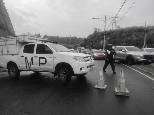 El paso en el sector se ha complicado por varias horas. (Foto: Tr&aacute;nsito Mixco)