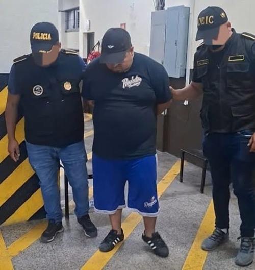 El aprehendido fue identificado como: Roger Iv&aacute;n Molina Boch, de 28 a&ntilde;os, alias "Carnicero". (Foto: PNC)
