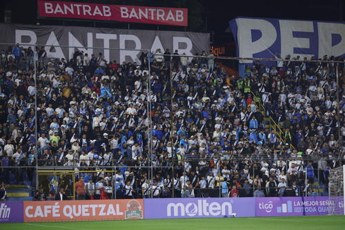 Tena hizo un llamado a la afici&oacute;n para llenar el estadio El Tr&eacute;bol el pr&oacute;ximo lunes. (Foto: Juan Mijangos)
