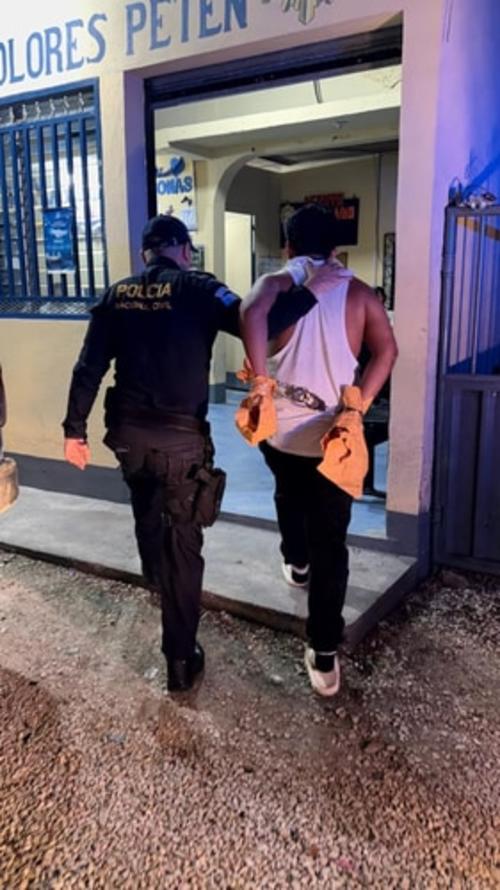 Como Eduardo &ldquo;N&rdquo; fue identificado el hombre se&ntilde;alado de herir con arma blanca a dos empleados bancarios. (Foto: PNC)