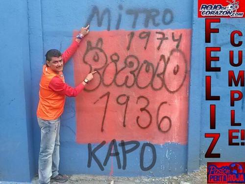 Marlon Puente, conocido como Pirulo, es uno de los l&iacute;deres de las porras rojas y tiene contratos publicitarios con el gobierno. (Foto: rojodecorazon.com)