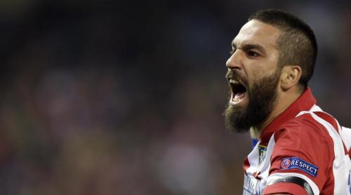 Mientras los aficionados del Barcelona saborean el triplete, la directiva est&aacute; en pugna. Uno de los temas complejos es el fichaje, como el que hicieron de Arda Turan.