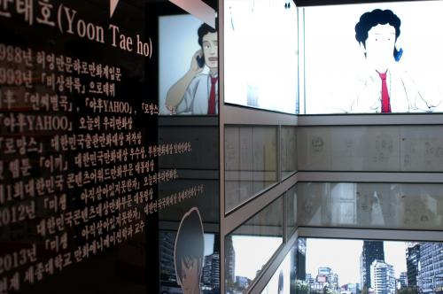 Personajes de c&oacute;mic en tama&ntilde;o real y a todo color han tomado el centro de Se&uacute;l. (Foto: EFE)