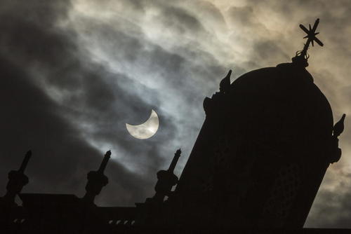 Las im&aacute;genes captadas durante el eclipse son impresionantes. (Foto: EFE)