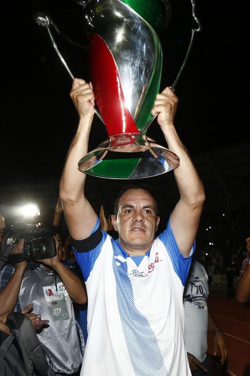 Blanco festej&oacute; el cetro de la Copa MX en su &uacute;ltimo partido profesional. (Foto: EFE)