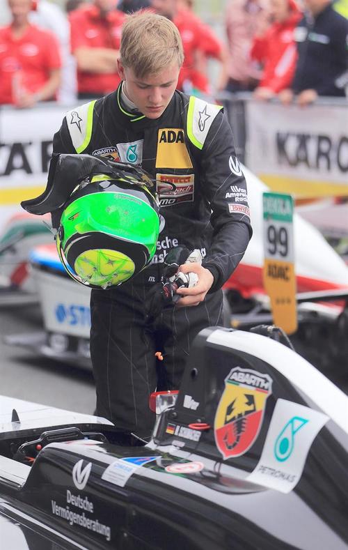 Schumacher termin&oacute; en el puesto nueve de la competencia. 