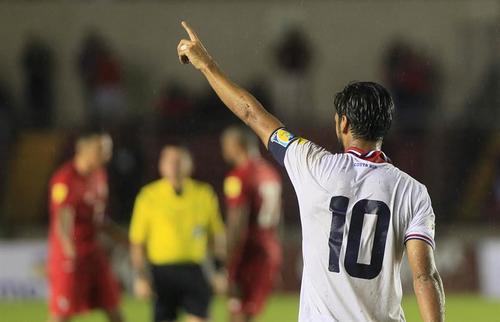 Bryan Ruiz, de Costa Rica, celebra la victoria obtenida ante Panam&aacute;. (Foto: EFE)