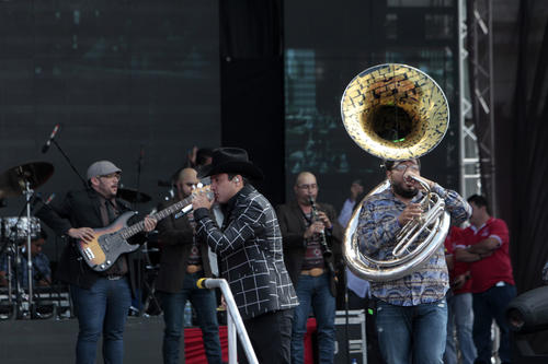 Juli&oacute;n &Aacute;lvarez en plena faena en la asamblea nacional de Lider. (Foto: Soy502).