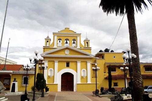 Esta es la Iglesia de Salcaj&aacute;, donde es p&aacute;rroco el padre Jos&eacute; Antonio Molina. (Foto: Gustavo Rodas)