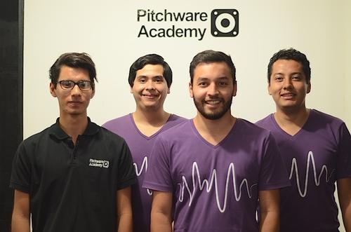 Los maestros y fundadores de Pitchware Academy invitan a los músicos a gozar músicos a gozar su pasión. (Foto: Selene Mejía/Soy502) 