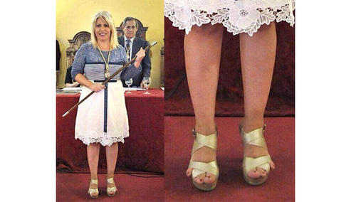 "Yo tengo los dedos de los pies raros, me puedo sentir identificada, de hecho me ha pasado varias veces", asegur&oacute; Cara Delevingne, que ha hecho bandera del lema "abraza tus rarezas". (Foto: www.telecinco.es)
