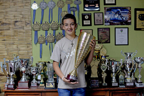 &Iacute;an Rodr&iacute;guez posa junto a sus trofeos