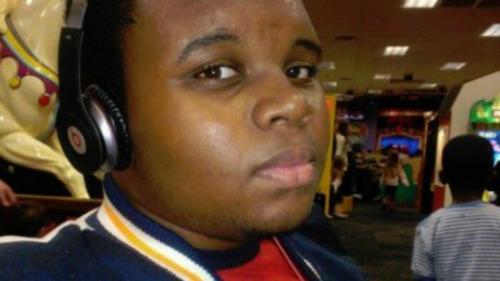Michael Brown de 18 a&ntilde;os recibi&oacute; seg&uacute;n la necropsia seis disparos. 