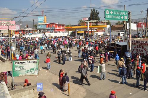 Vista del bloqueo en Cuatro Caminos, ruta Interamericana. (Foto: Nuestro Diario)