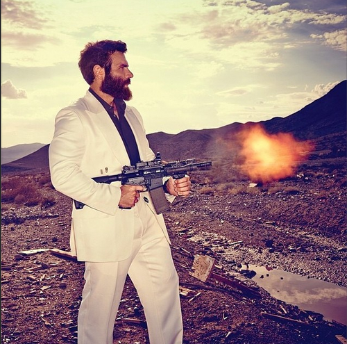Las armas son una de las pasiones de Bilzerian. (Foto: Instagram).