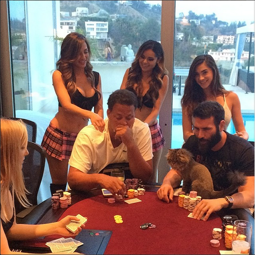 As&iacute; son las duras jornadas laborales de Dan Bilzerian. (Foto: Instagram).