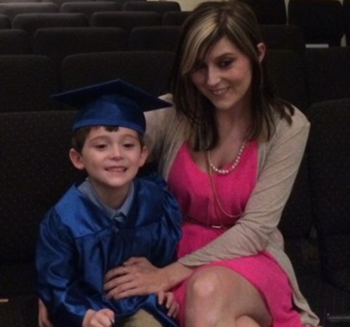 M&oacute;nica Ram&iacute;rez ten&iacute;a otro hijo, Tyler, quien ahora se encuentra hu&eacute;rfano de madre. (Foto: Daily Mail)