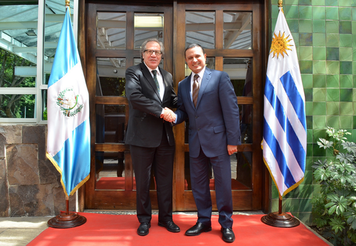 Almagro realizó una breve visita al país y partirá este sábado. (Foto: Minex)