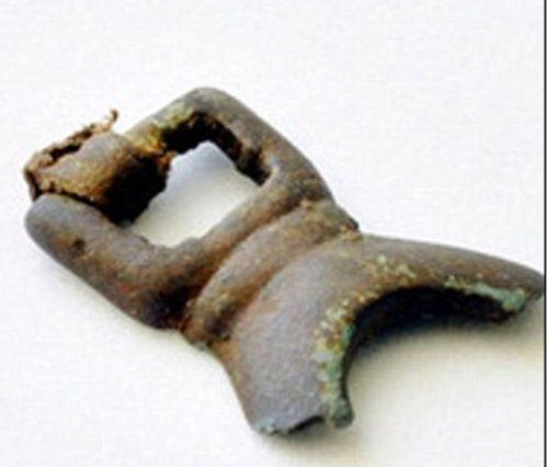 Las piezas encontradas son de bronce. (Foto: Daily Mail)