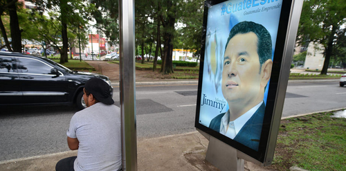 Jimmy Morales puso vallas en las calles en septiembre de 2014. (Fotos: Soy502)