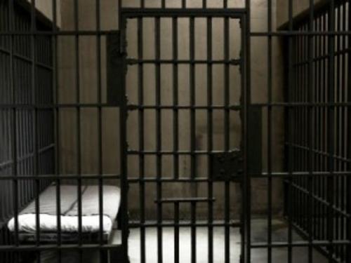 Pivaral estuvo detenido un mes y medio, luego de ser acusado de haber ayudado en la fuga de un reo en una c&aacute;rcel de Escuintla. (Foto: reportajede.com)