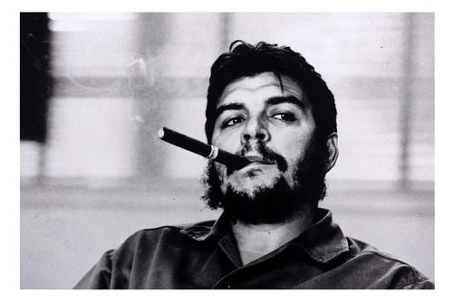 La imagen de Burri parte de los 24 mil quetzales. 